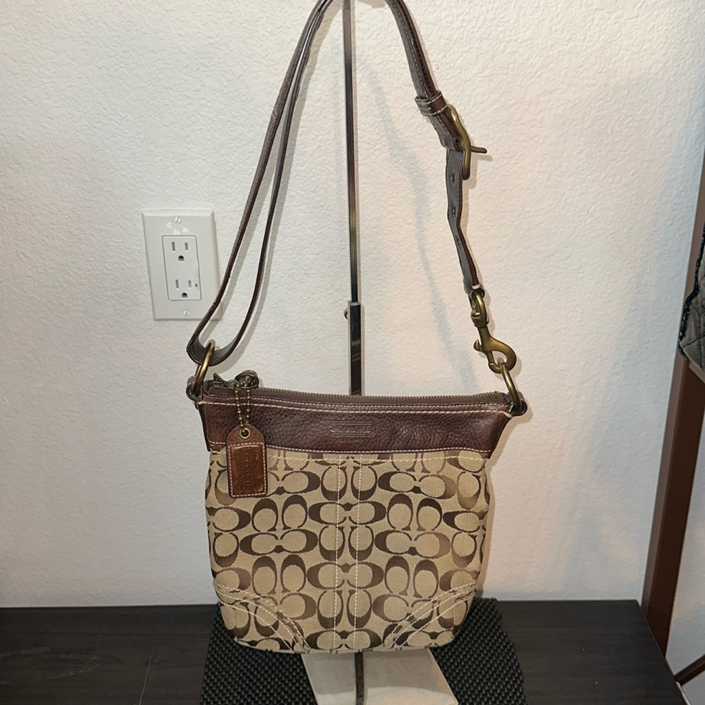 Coach Shoulder Bag Coach Signature C Shoulder Bag Coach